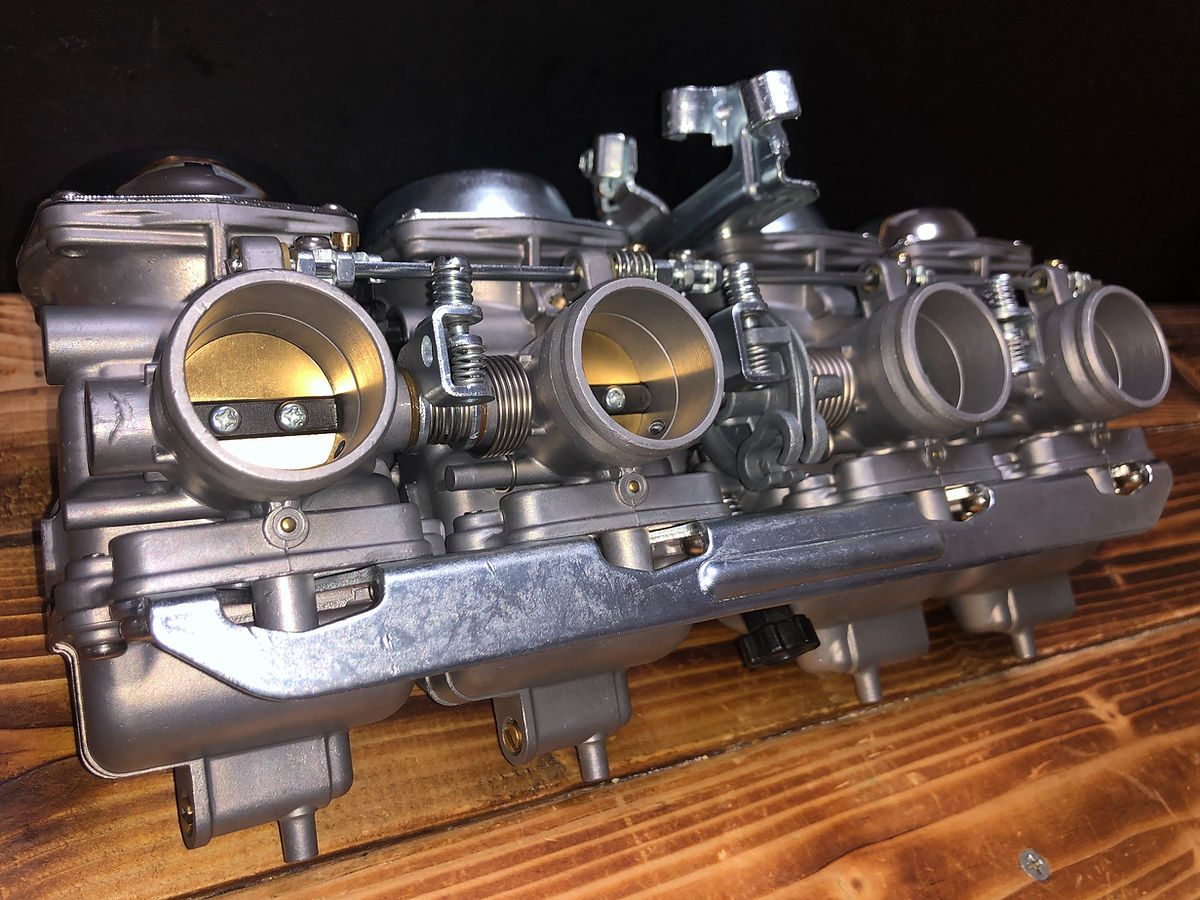 CBX400F キャブレター — 再生オーバーホール完了 — 4連キャブレター 正面