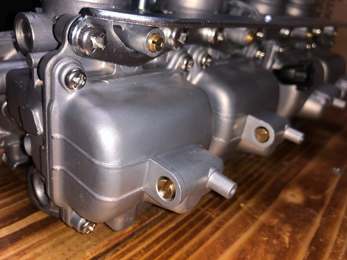 CBX400F キャブレター — フロートチャンバー側