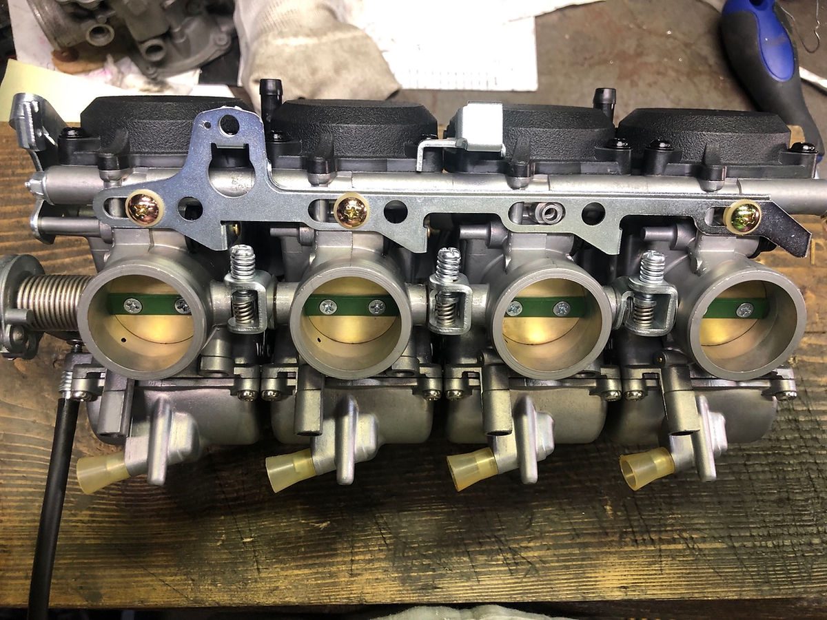 ZXR250 キャブレター — 再生オーバーホール完了 — 4連キャブレター
